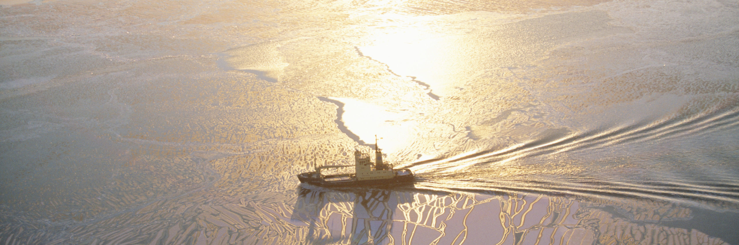 Ship moving in frozen sea - Image