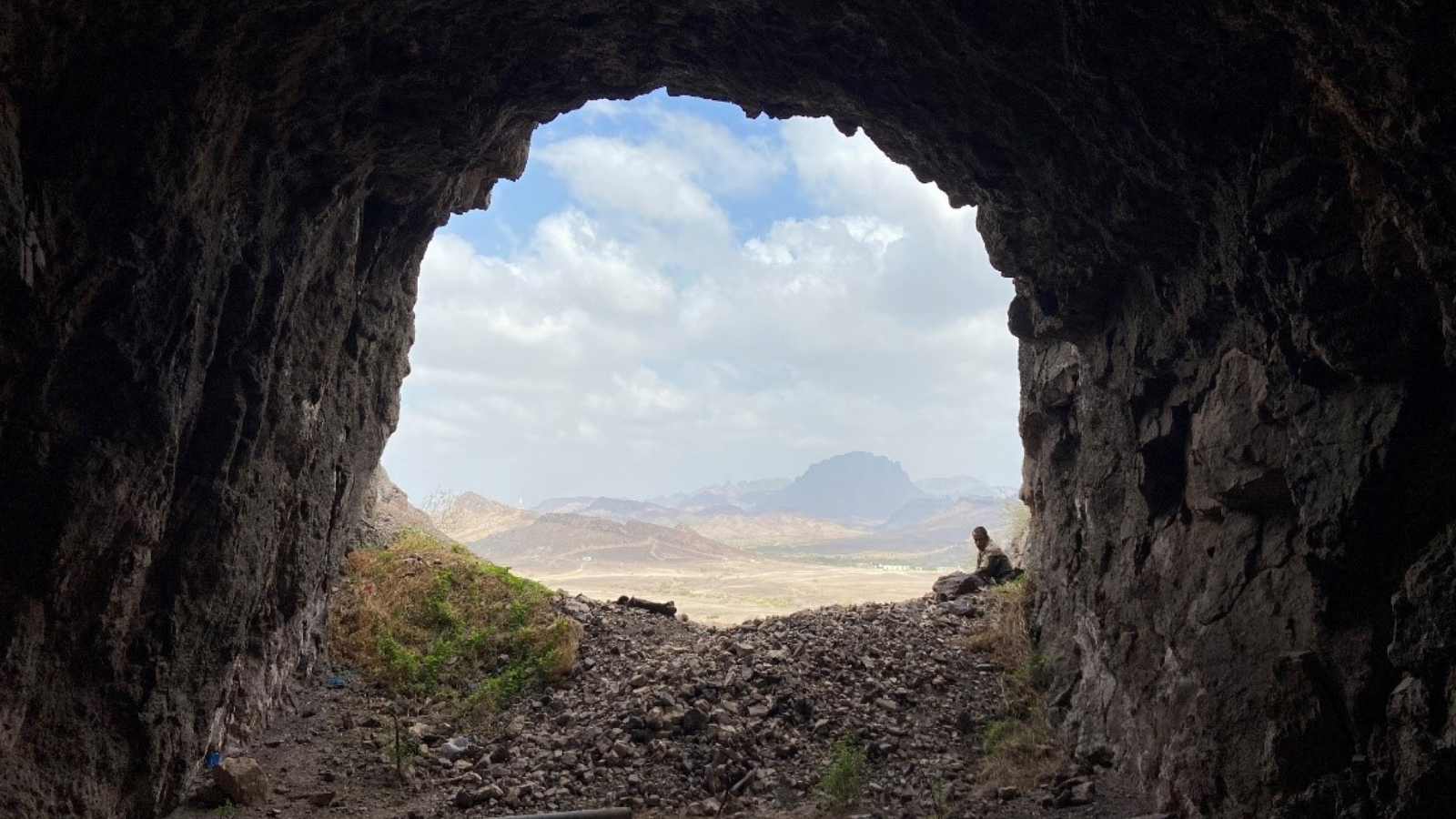 Battle area clearance in a tunnel near Labouza, Yemen. (Photo Courtesy of the HALO Trust)
