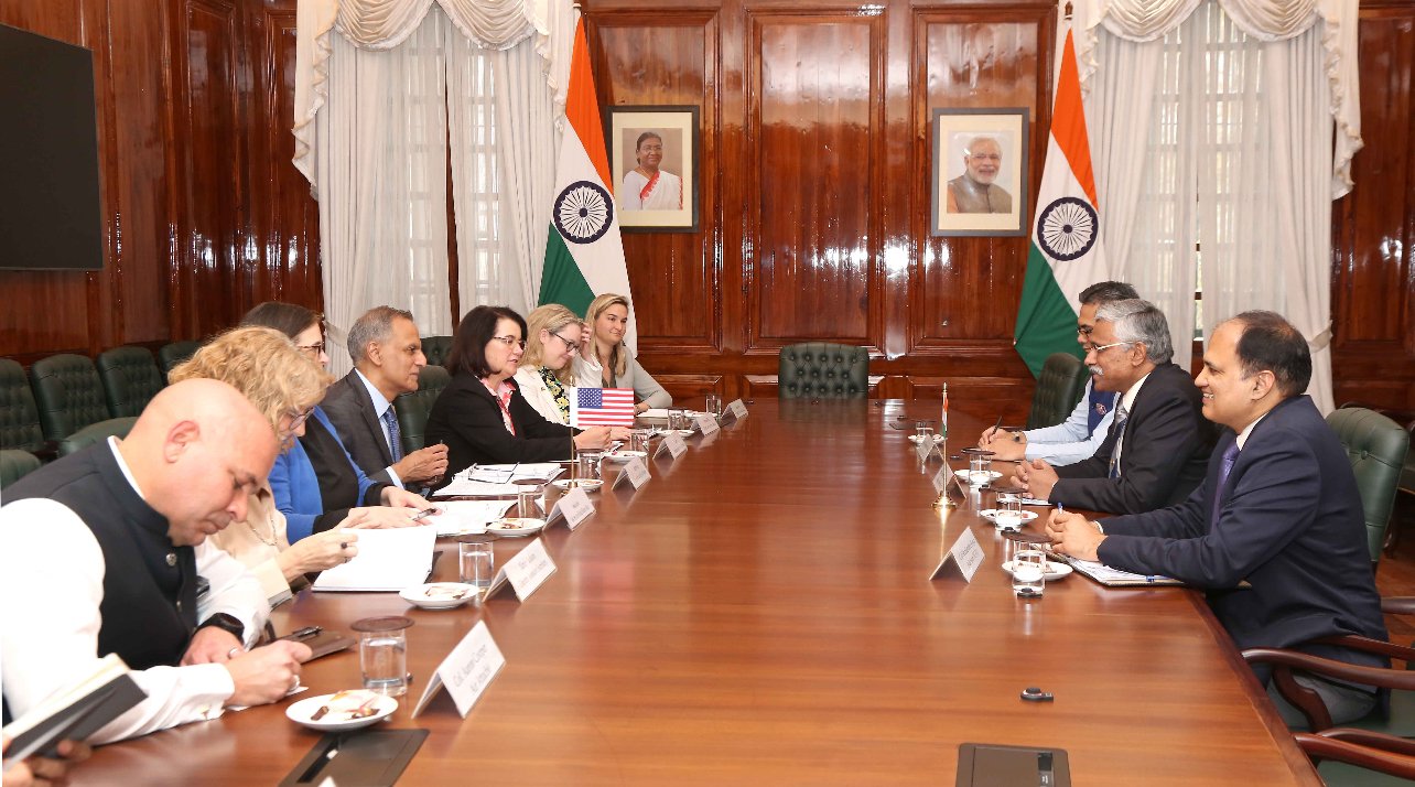 Deputy Secretary Verma meets with Indian Defense Secretary Giridhar Aramane in New Delhi, India.